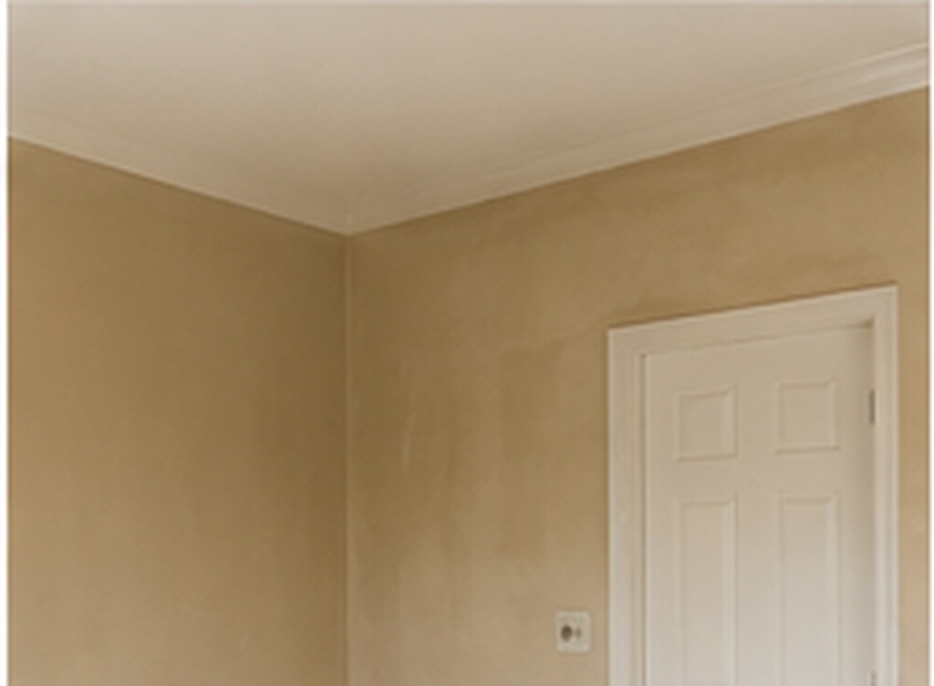 Room before — beige walls